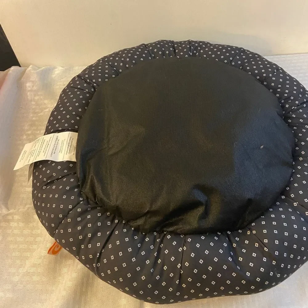 New Round dog‎ bed black white geometric pattern